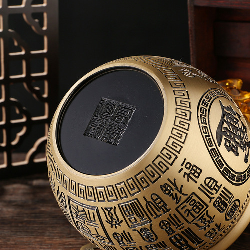 Brass cornucopia to recruit rice and Baifu cylinder to bring wealth into the treasure, carved relief office ornaments, metal crafts wholesale