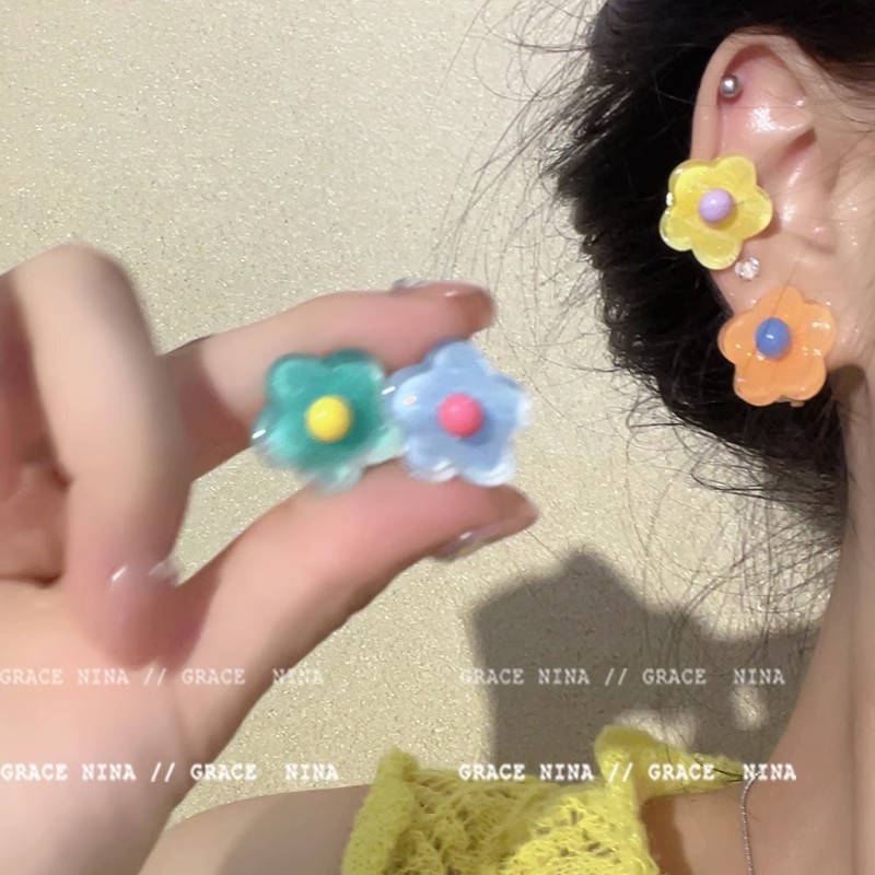夏の落書き〜ピアスのない女性のためのカラフルな花のイヤークリップ 2023 新しいホットスタイル y2k 気質甘いイヤリング