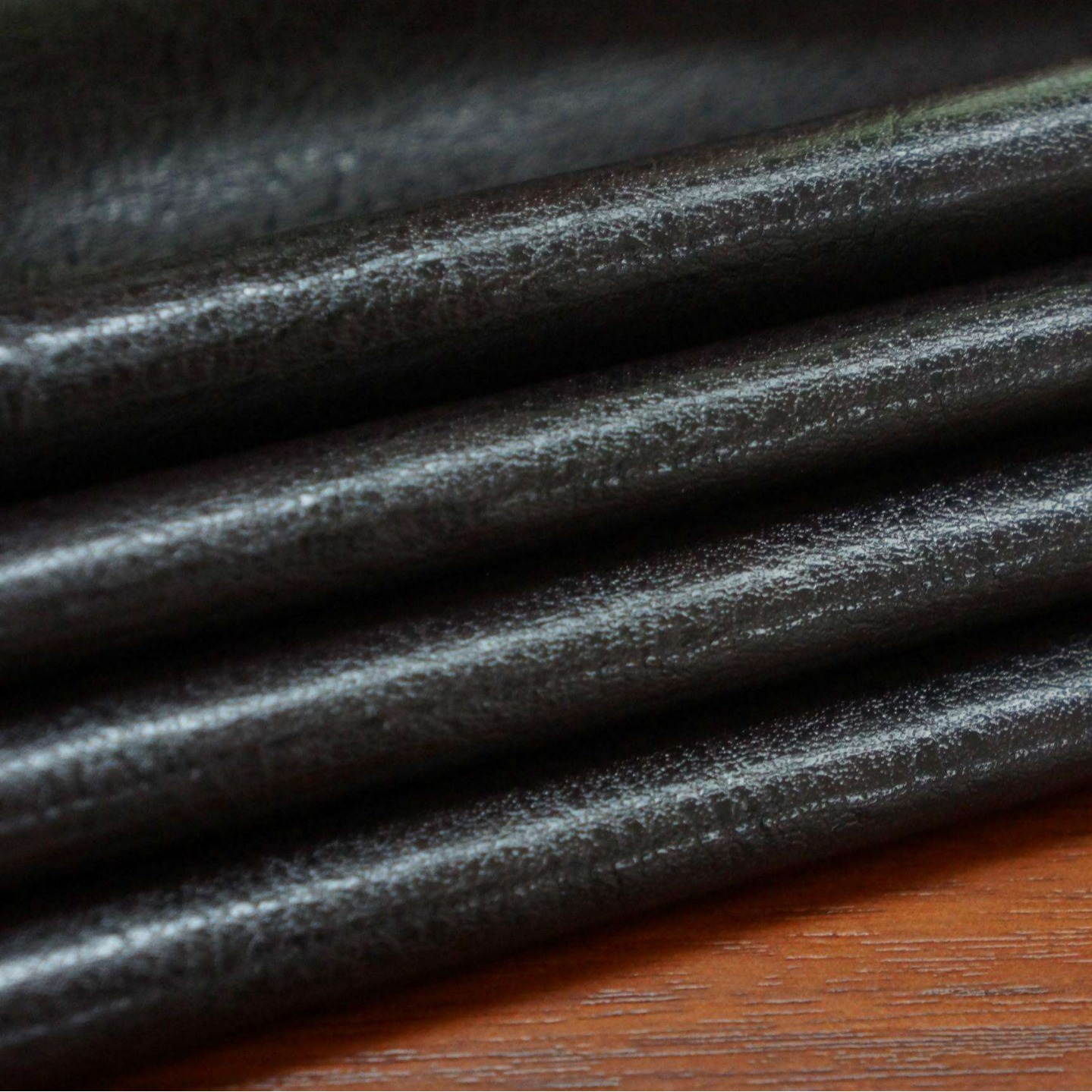 压线方格优质哑光半PU人造皮革 手袋鞋材化妆包软包沙发皮料