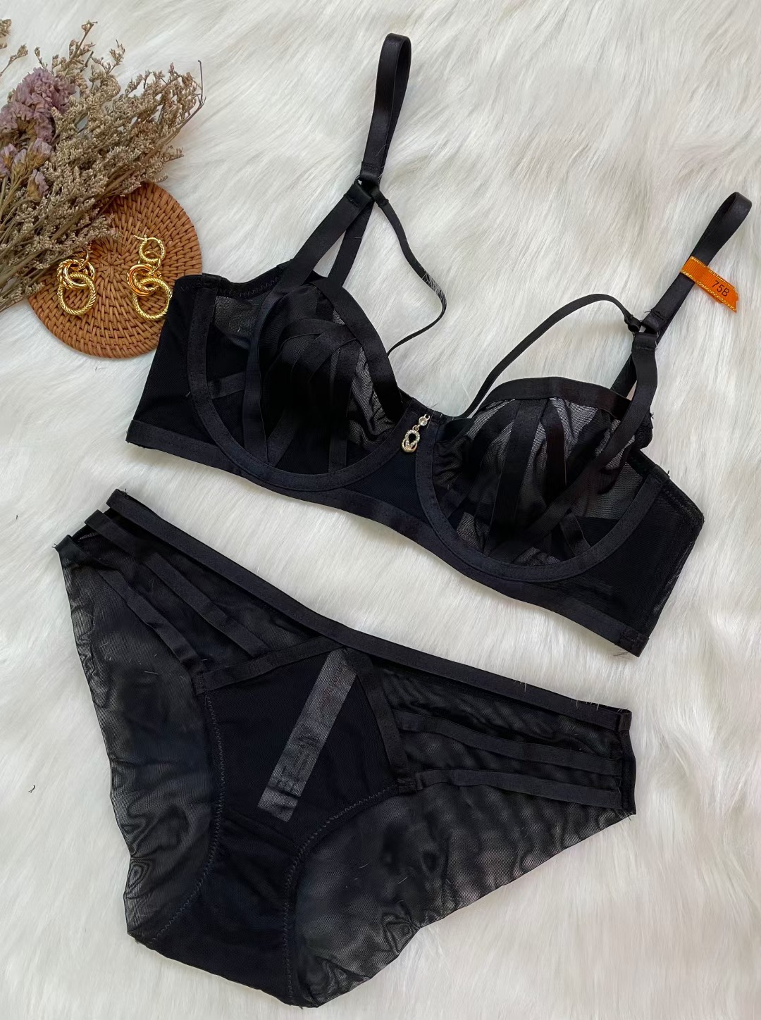 2023 Novo conjunto de sutiã sexy francês ultrafino com bojo e anel de aço para mulheres, roupa íntima grande_voghion.com