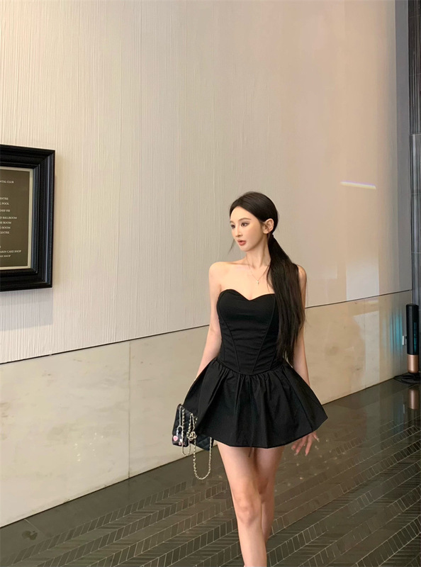 ツーピーススーツスカート、夏のファッショナブルなホットガールフィッシュボーンチューブトップ、ノースリーブトップ、女性用パフスカートとキュロット|undefined