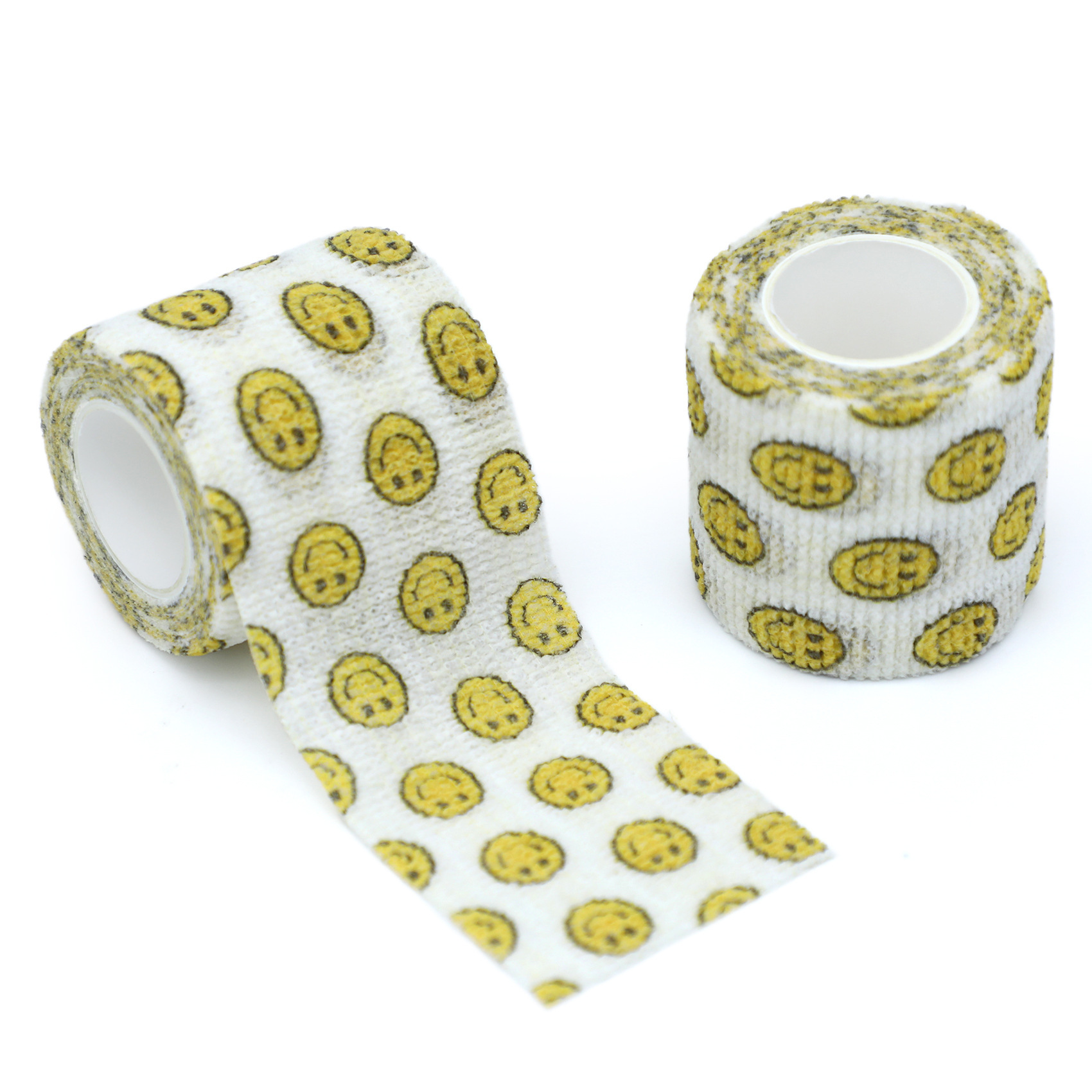 Pequeña cara sonriente sobre fondo blanco