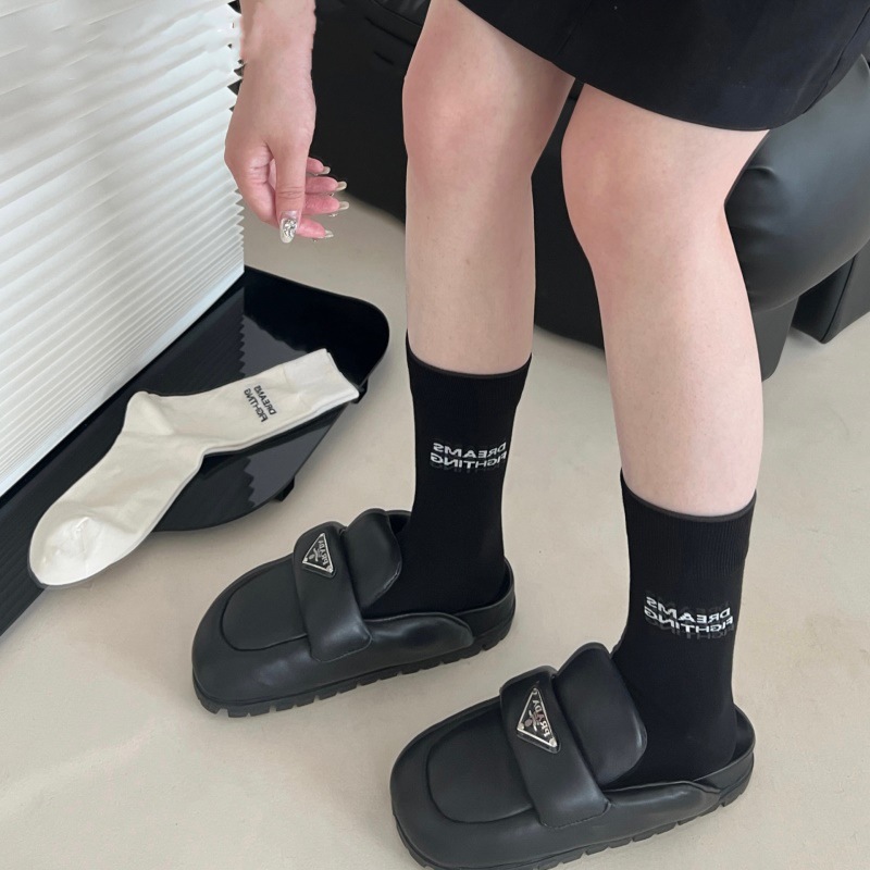 Stylish new letter sports socks, crew socks, simple cotton socks, bunched socks, long socks, college style, Korean version socks
