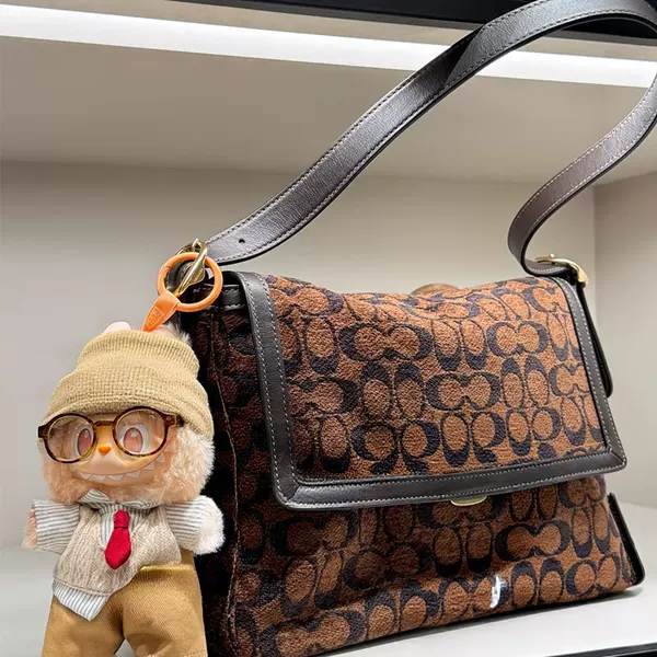 Koujia New Women's Bag 2025 New Model Etta Truffle Monogram Underarm Small Square Bag Retro Shoulder Envelope Bag