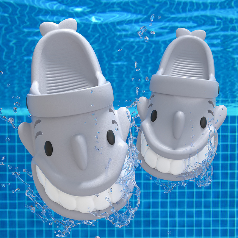 Hermosas zapatillas de tiburón para niños 2025 verano nuevo outerwear antiderrapante para padres e hijos zapatillas para niñas