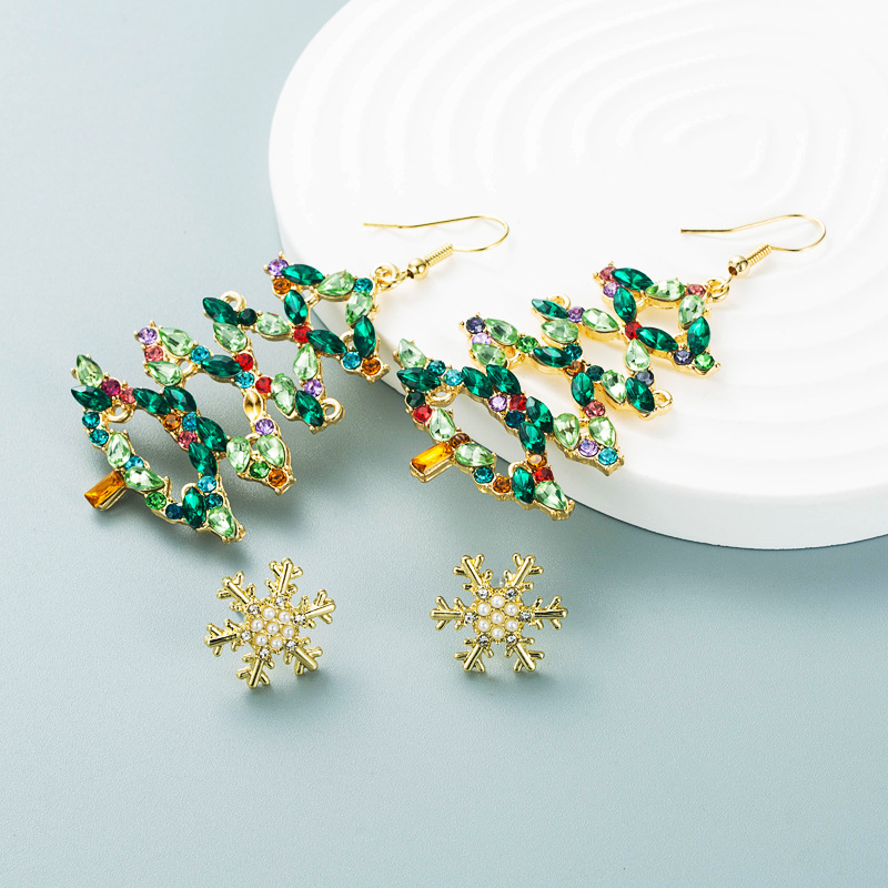 European And American Fashion New Style Christmas Christmas Tree Snowflake Metal Alloy Earrings Christmas Party Creative Exaggerating Earrings display picture 2