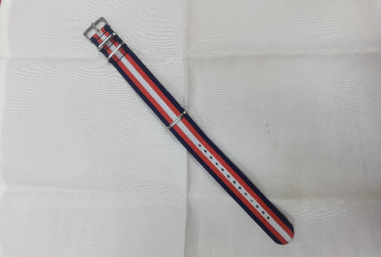 Ремешок нейлоновый межцветный ремешок для часов полированная стальная пряжка для защиты окружающей среды при обработке запасов