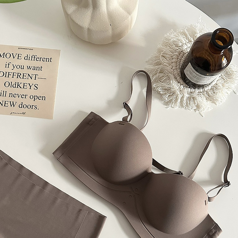 231 cartón original media taza engrosada ropa interior de las mujeres pequeño pecho push up inalámbrico grande sujetador sin costuras