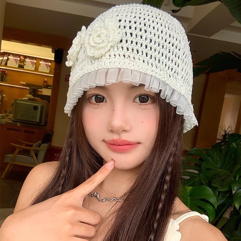 春夏の手編みの透かし彫りの帽子の女性のフックの花の民族の風のフリンジストラップカバーのニットの帽子