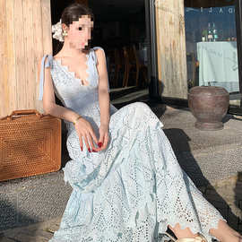 【包邮】2026新款高级感刺绣镂空深V度假连衣裙女夏季法式设计感