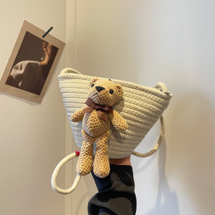 Summer fresh straw one-shoulder bag, with little bears