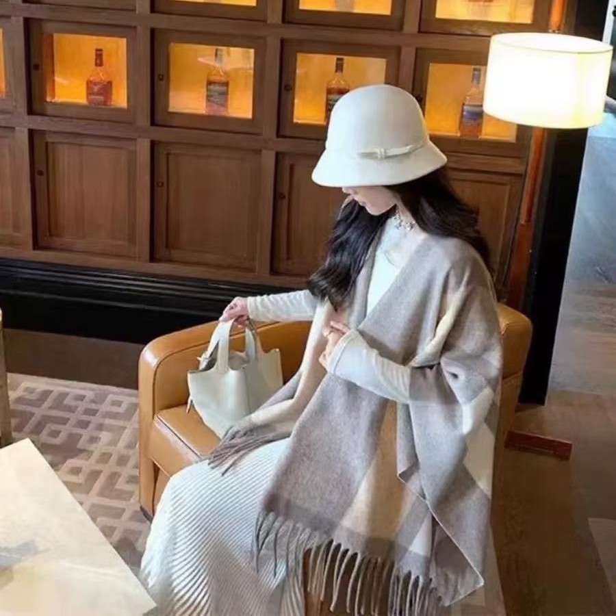 2025 nuevo tipo de sala de aire acondicionado mantel de mujer con primavera y otoño de alta calidad Yunnan turismo con lana de punto capa