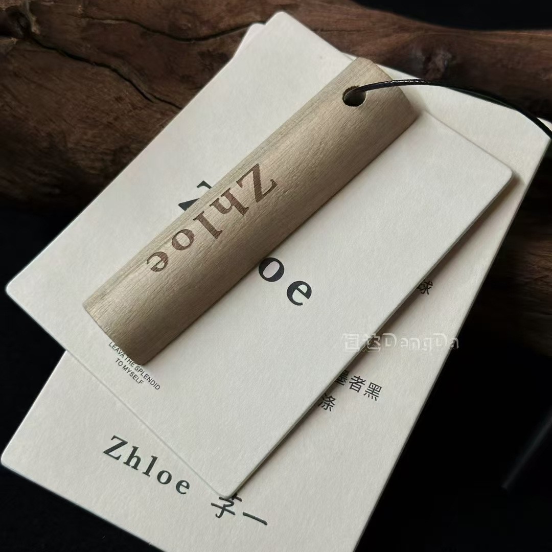 服装吊牌木头吊牌定 制复古风香樟木挂牌椭圆香樟木定 做logo吊牌