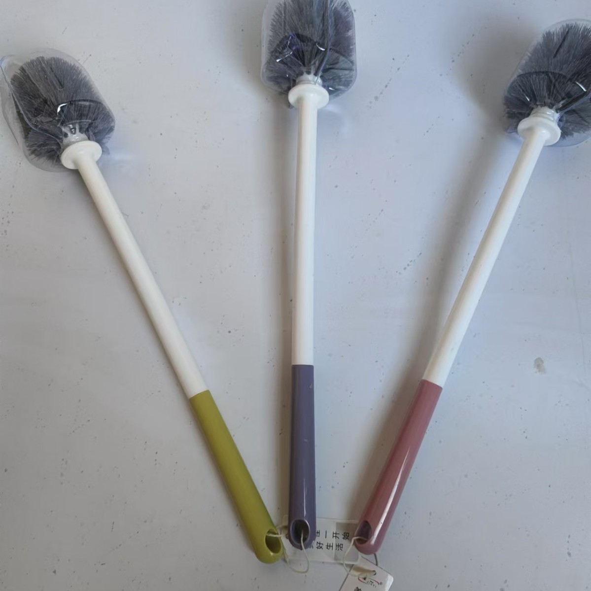 Jiayi Toilet Brush Long Handle Plastic Rod Round Head Toilet Brush Bathroom Hanging Soft Bristle Toilet Cleaning Artifact