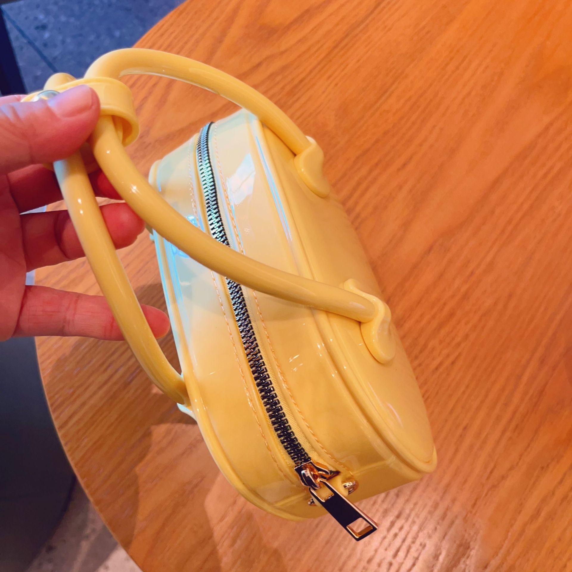 2025 New PVC jelly bag, summer candy color, single-shoulder crossbody mini bag, fashionable hand-held pillow women's bag undefined