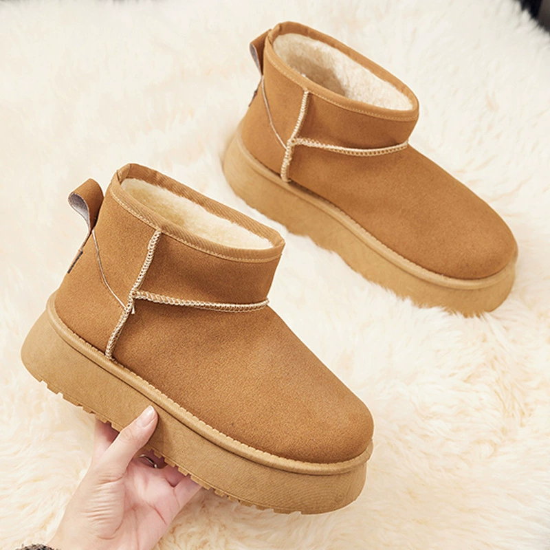 Женские снежные сапоги 2024 зимние новые бархатные толстые подошвы для повышения повседневных теплых хлопчатобумажных ботинок один педаль модные хлопковые сапоги