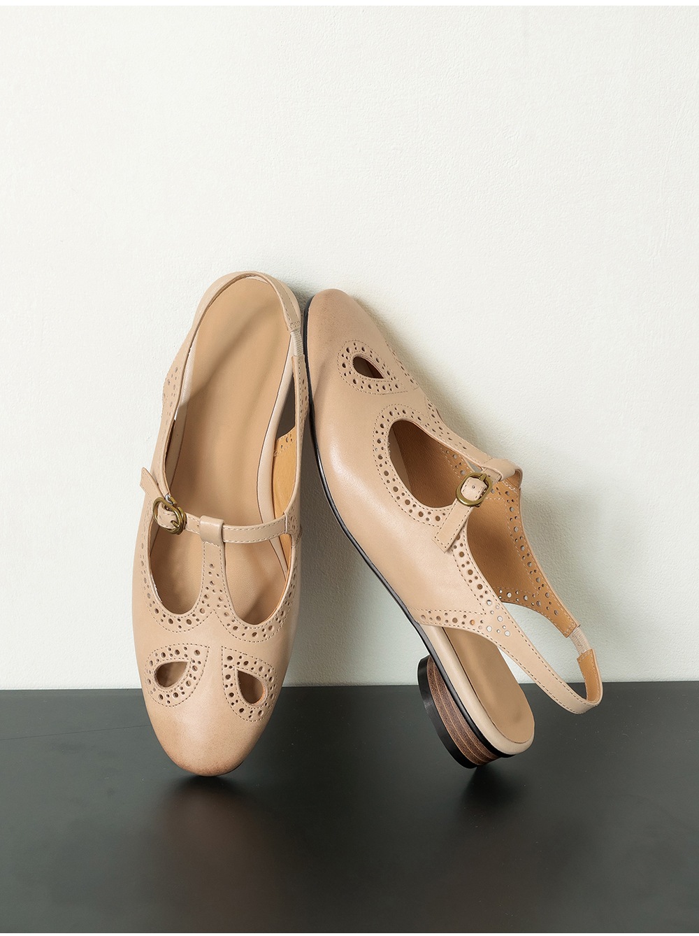 Sandal nữ quai ngang mũi kín da bò cổ điển gót thấp — màu nâu chi tiết 12