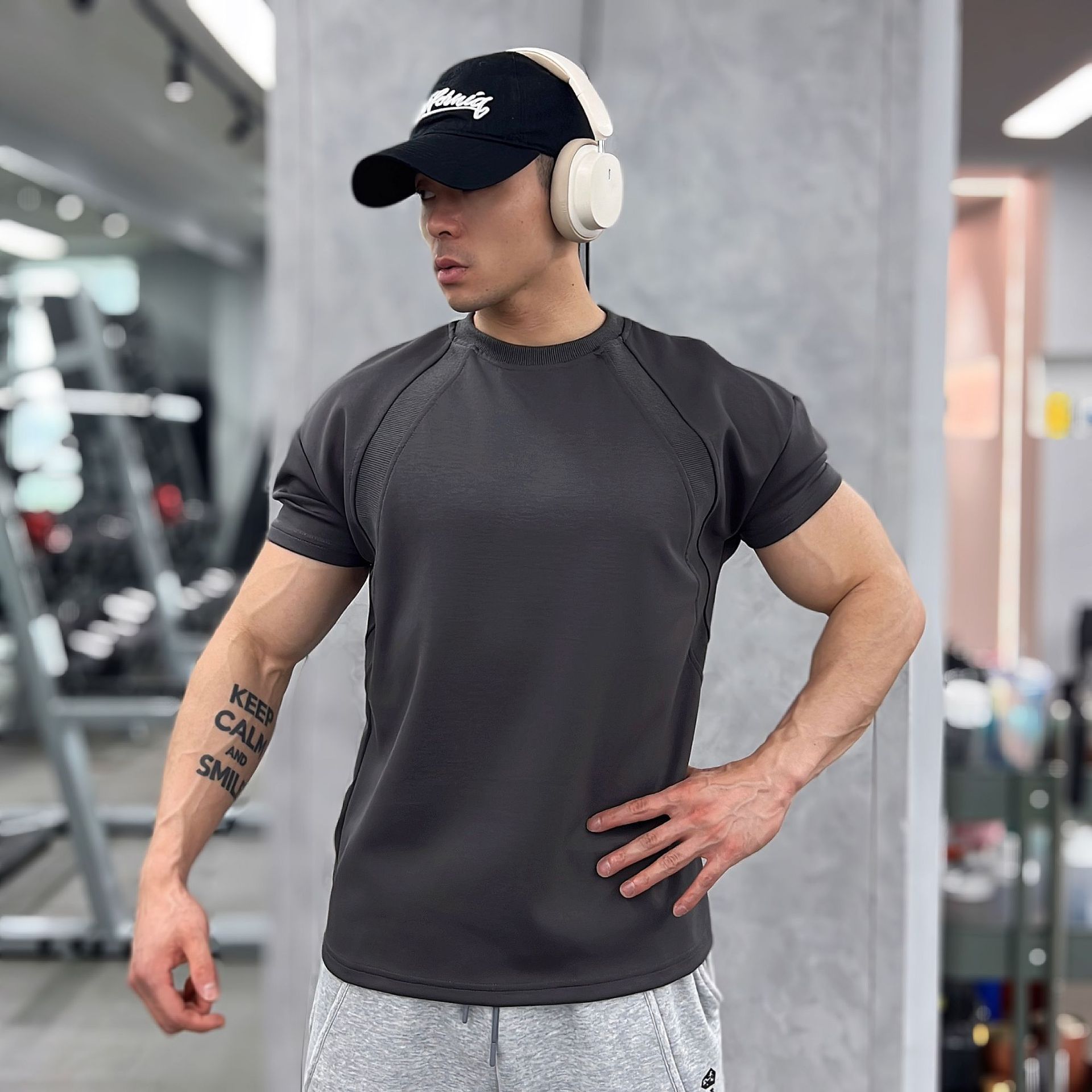 High quality Autumn men long sleeved T-shirt Fashion sport Round Collar fitness running mesh Breathability Training t-shirt men