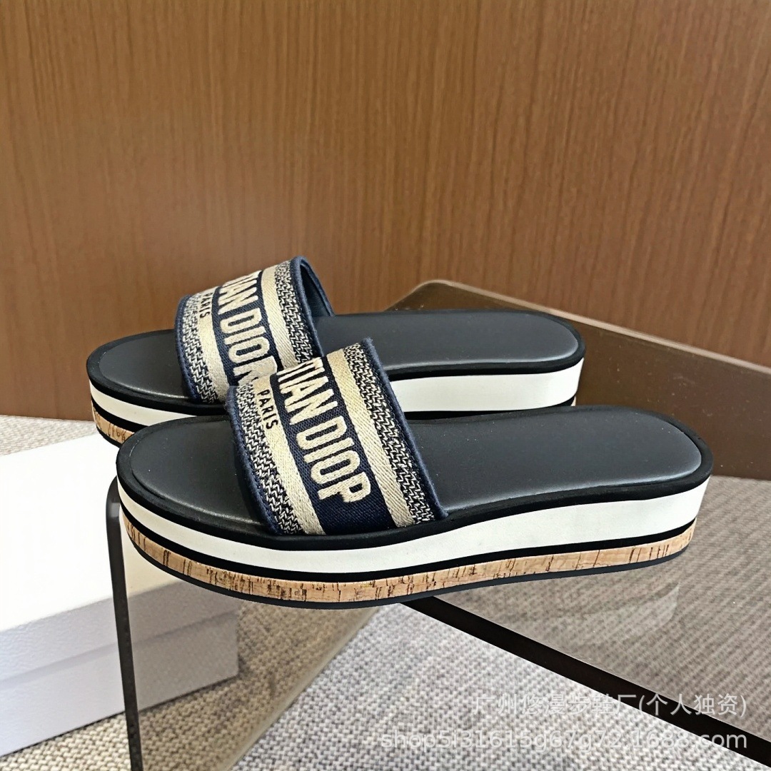 D letras zapatillas para mujeres de verano 2026 cuerdas de cáñamo casuales de fondo grueso versátil altura de playa zapatillas frías