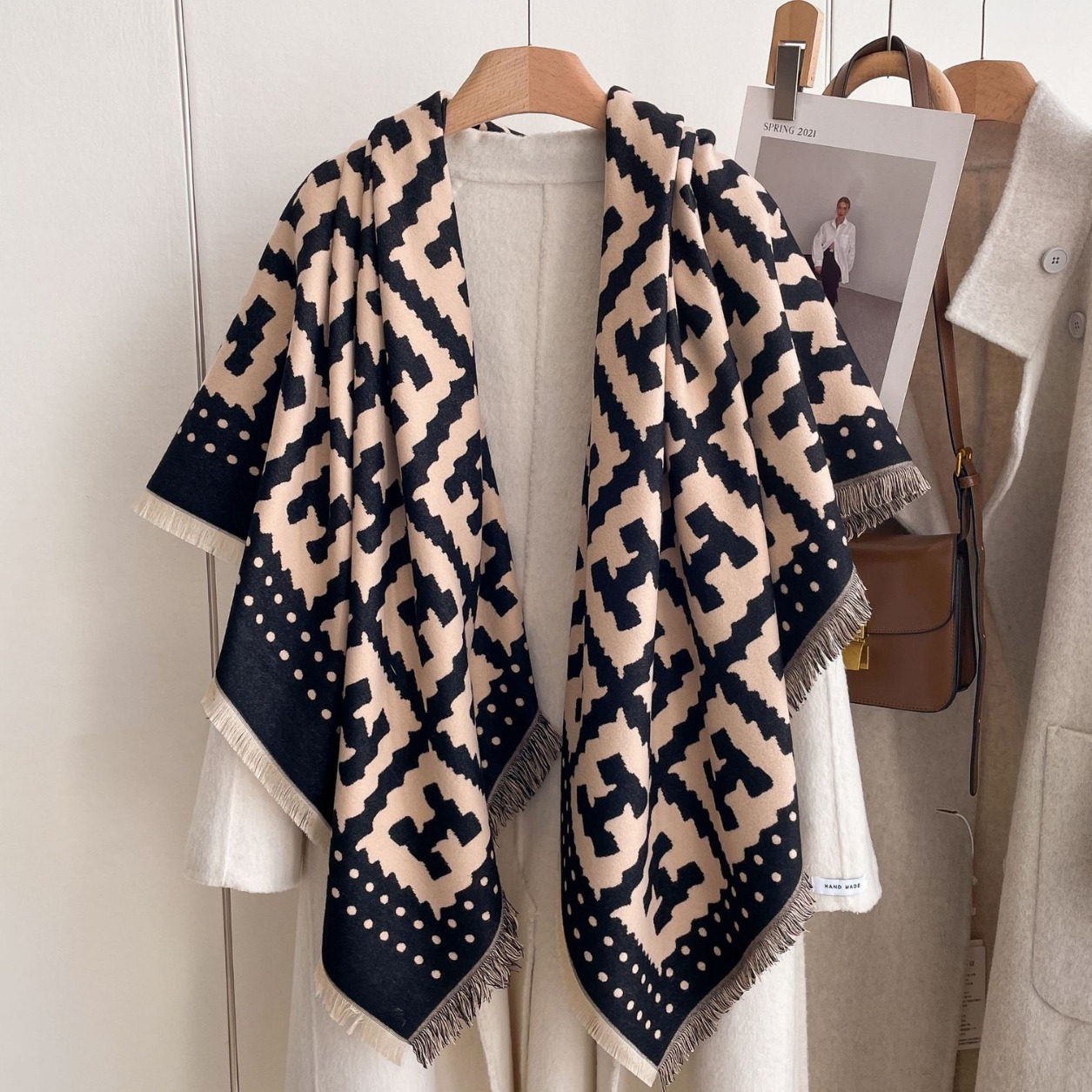 Ventas calientes de otoño y invierno de nuevo estilo coreano imitación de cachemira toallas generosas mujeres moda universal gruesa capa cálida chal