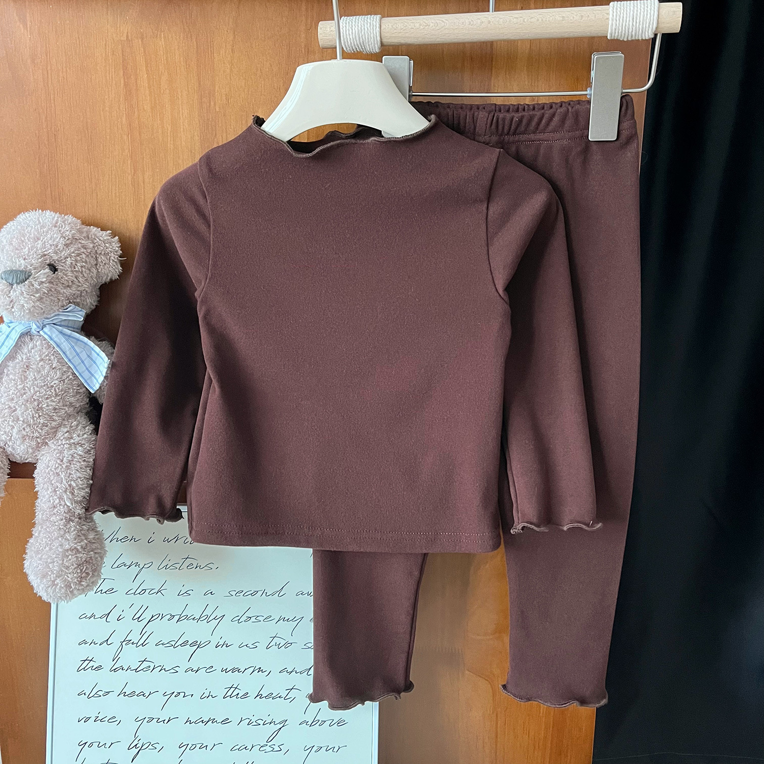 Capa con capucha de estilo coreano para niñas, otoño 2024, nuevo suéter de moda y personalizado, conjunto suelto de tres piezas para niños_voghion.com