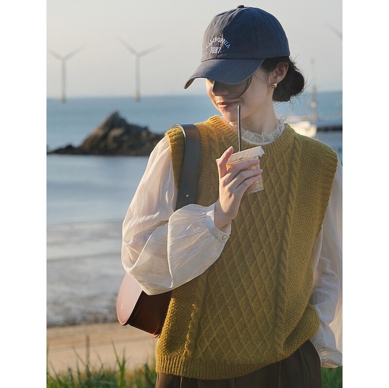 Ramesse | Autumn wheat ear Diamond Plaid twist vintage knitted vest round neck sweater vest yellow/apricot