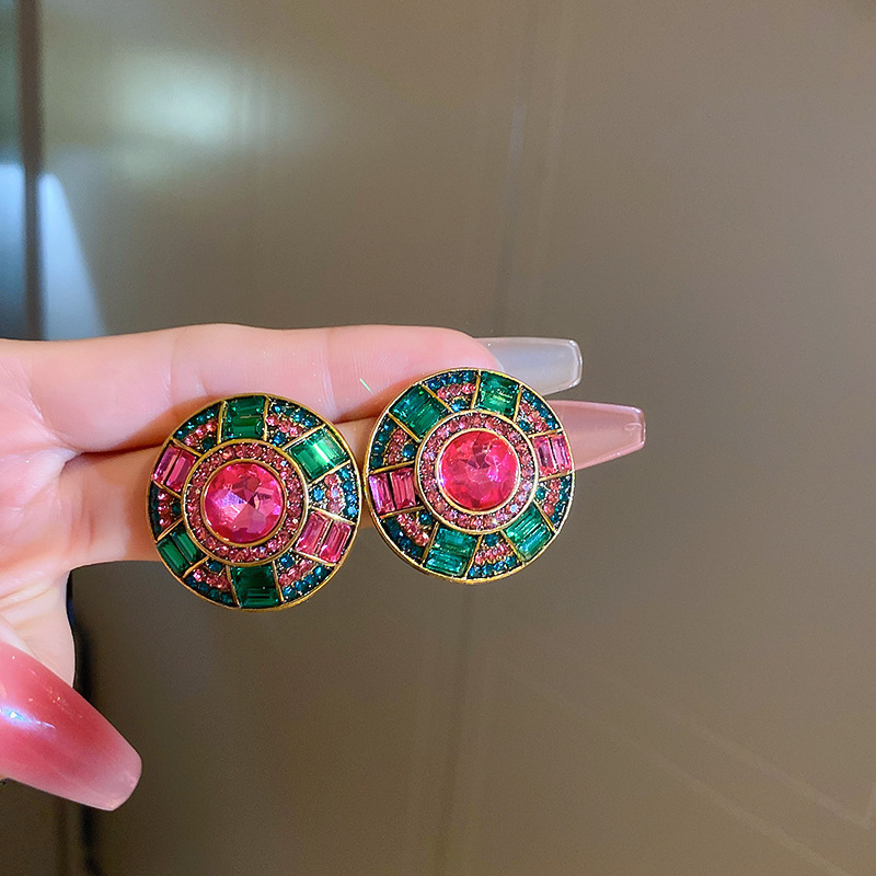 Temperamento de pendientes verdes pendientes ligeros lujosos de alto nivel sensación de pendientes zircon flores joyas geométricas al por mayor fábrica