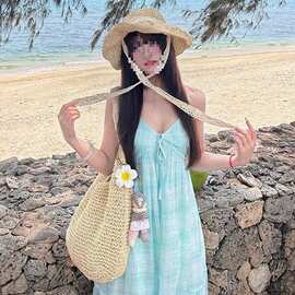 海边度假风蓝色挂脖吊带连衣裙子女夏季2025新款气质显露背长裙