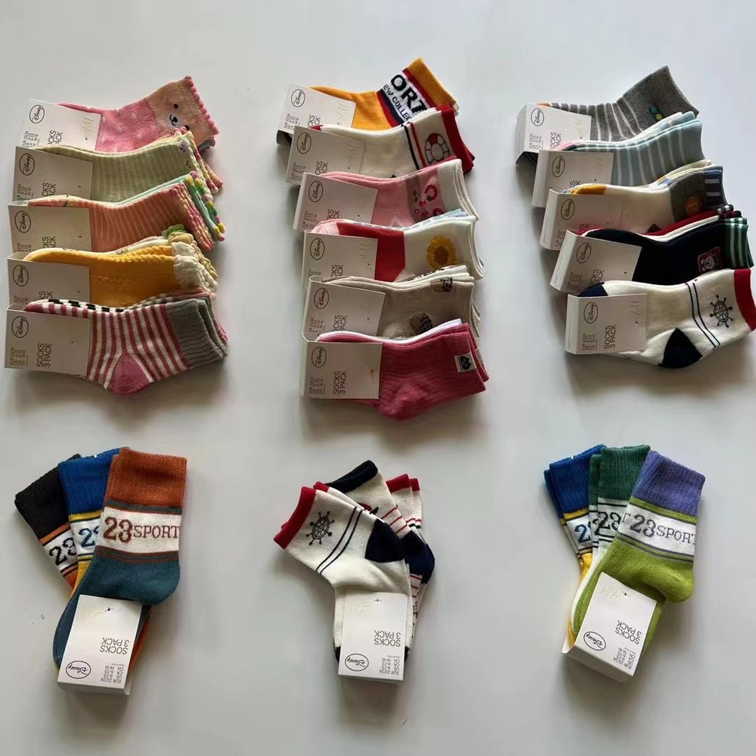 HM children's cotton socks, three pairs per pack, all-season style, student mid-calf socks, wholesale in large quantities