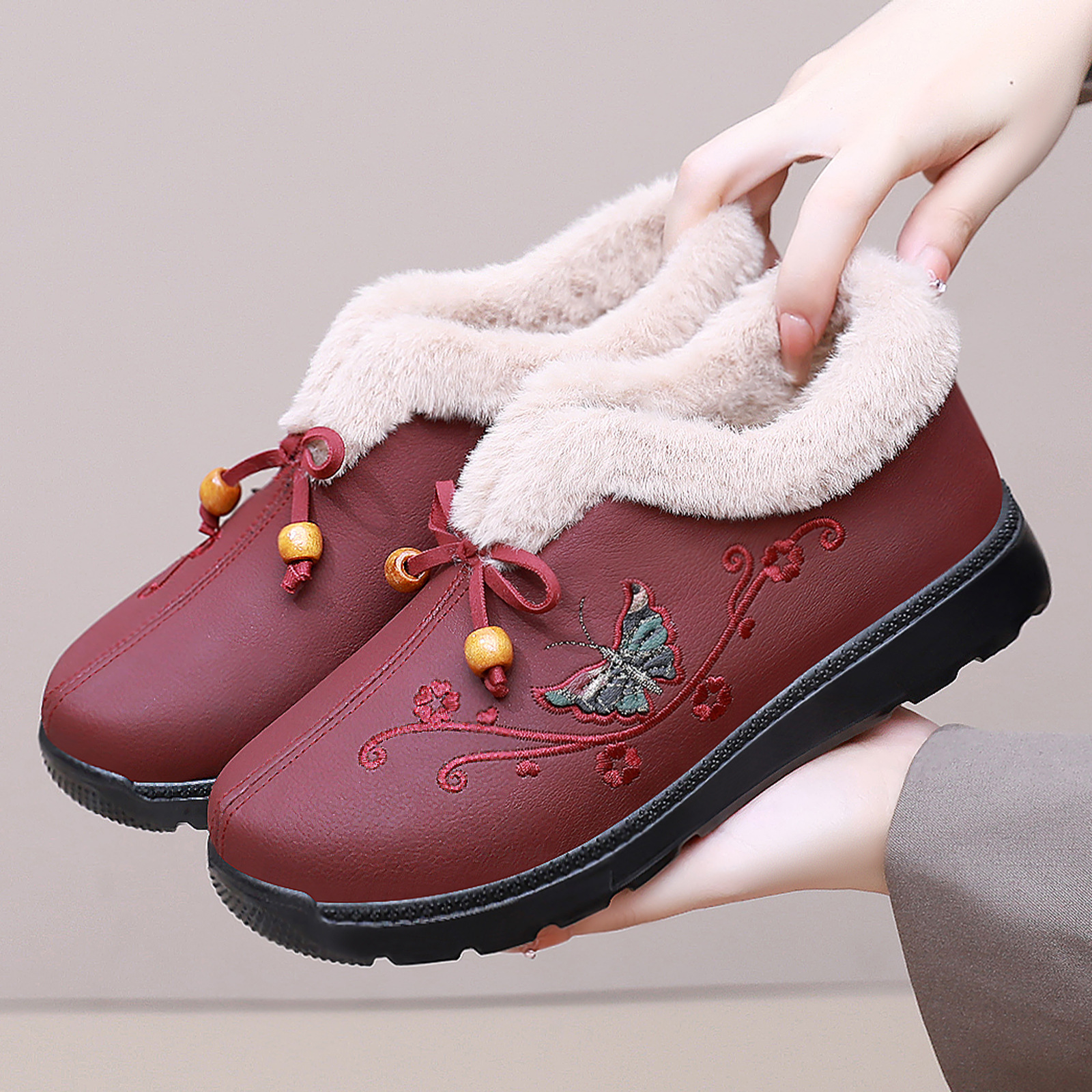 Zapatos de algodón de invierno para mujeres, botas de nieve cálidas, botas de algodón gruesas para hombres mayores, botas de algodón suaves, botas de mujer cómodas, botas de algodón ligeras y versátiles