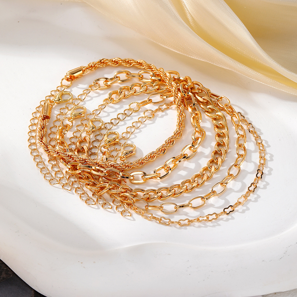 Metal Chain Material 1 Set Quantity Holiday, Daily Occasion Casual Bohemian Solid Color Metal Wholesale Bracelets