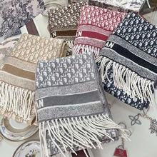 新款高级感D字母围巾女秋冬时尚百搭羊绒围巾保暖空调高级感披肩