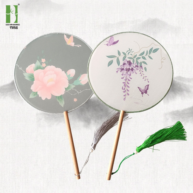 Abanderado estampado grupo abanico 2024 nuevo estilo flor animal abanico antiguo al por mayor Hanfu cheongsam traje antiguo abanico de baile