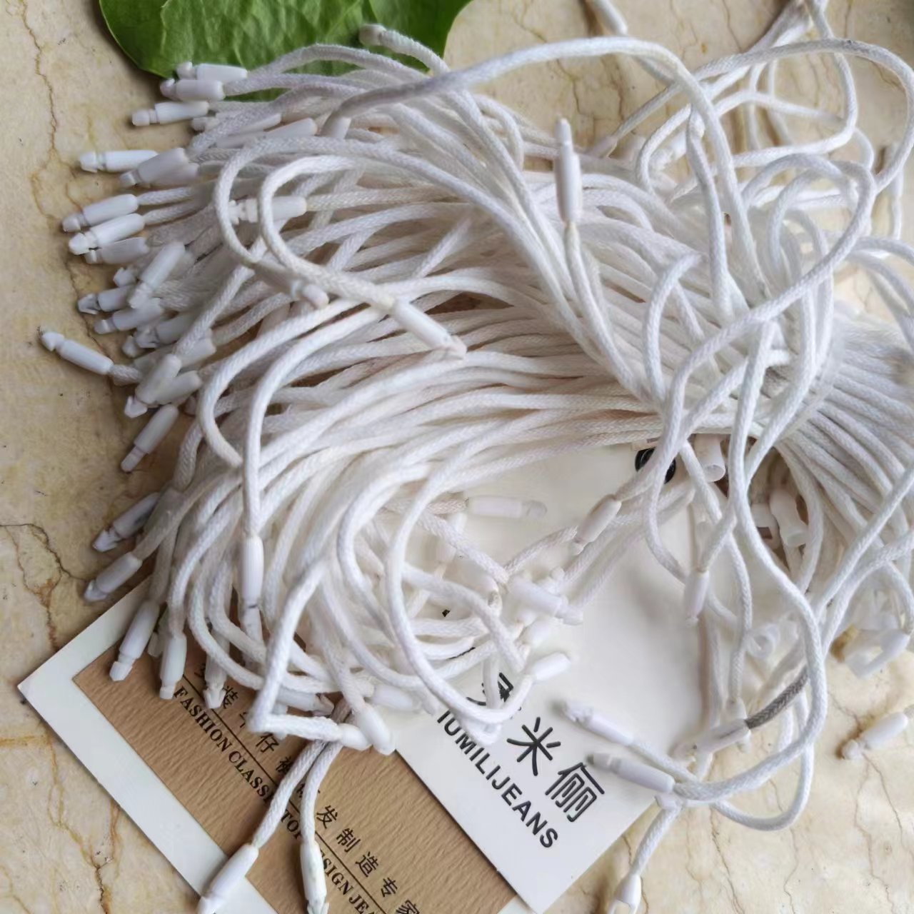 2025新款中号子弹头塑料扣吊粒服装辅料涤纶绳通用吊牌挂绳配件