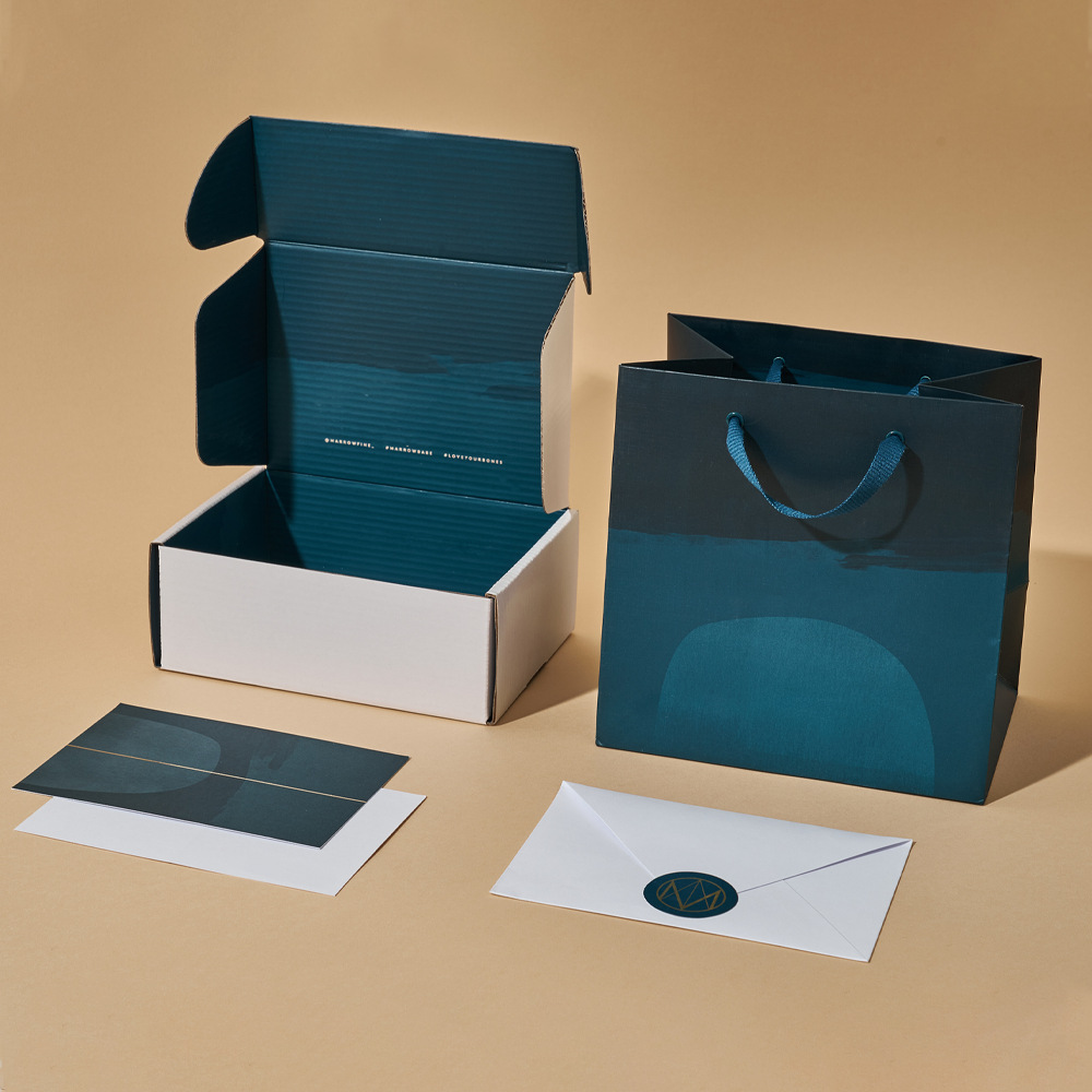 カラーボックスのサンプルを印刷します。段ボール箱のサンプルを印刷します。