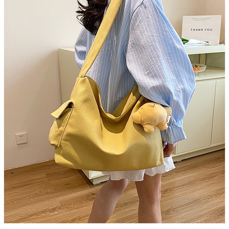 The 2024 new Korean-style simple and laid-back casual canvas crossbody bag and the large-capacity versatile tote bag are selling well undefined