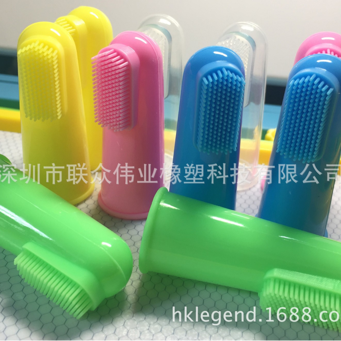 现模供应液态高透明硅胶婴儿牙刷 单个盒子包装大尺寸硅胶牙刷