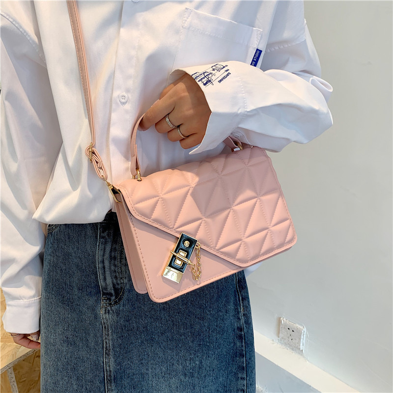 Bolso de mujer 2022 bolso popular de moda del todo fósforo color sólido indentación rombo ins hombro bolsa de mensajero al por mayor