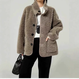 女式T恤;女式针织衫;女式牛仔裤