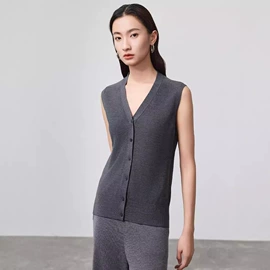 女式针织衫;女式T恤;女式羊毛衫