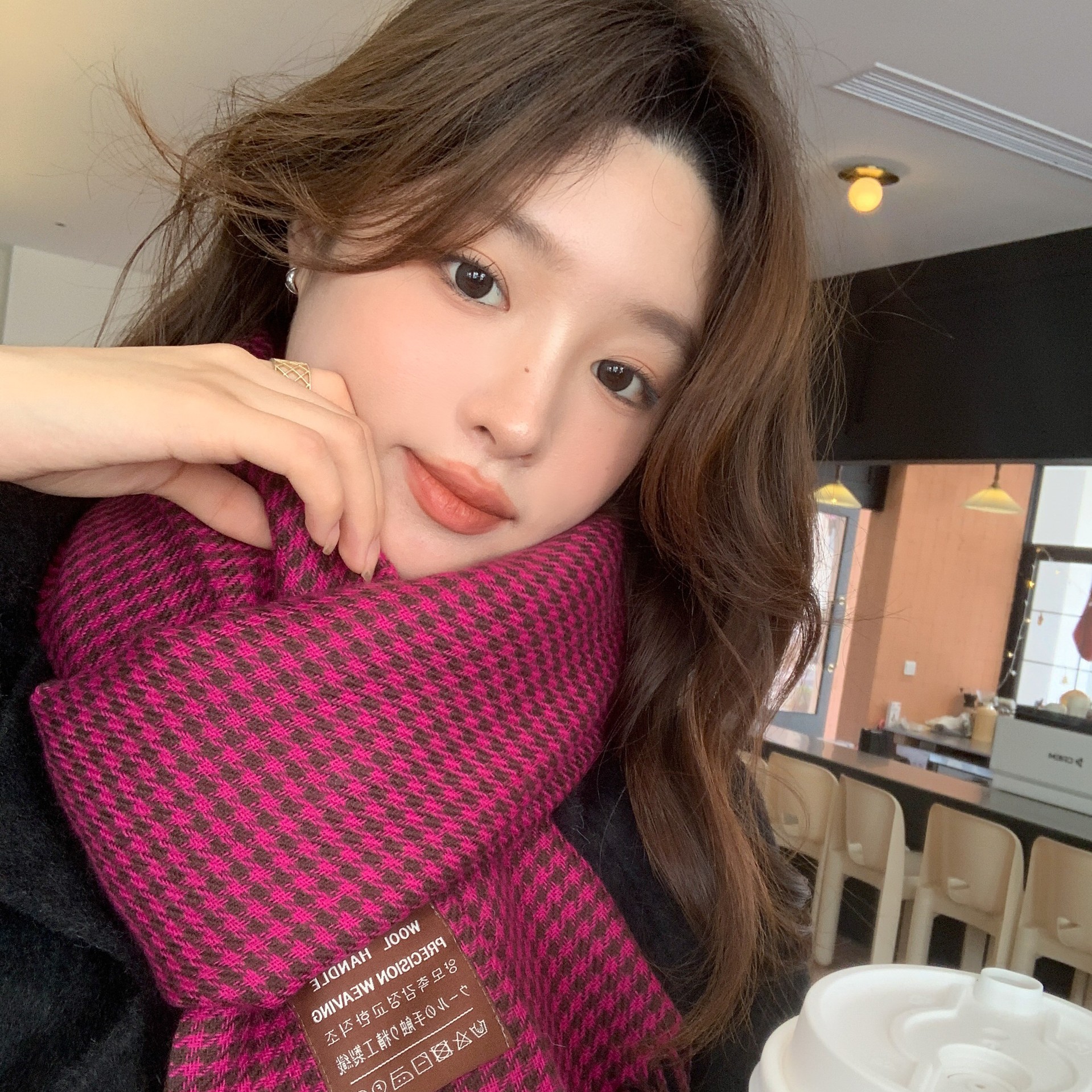 2023 Otoño e Invierno Nuevo estilo atmósfera pareja foto versátil cálido chal largo engrosado bufanda de pata de gallo de doble cara