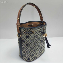 �¿�TBŮ�����K�ϻ�ˮͰ���r�Іμ�Ҹ�°�������Ůʿб��������