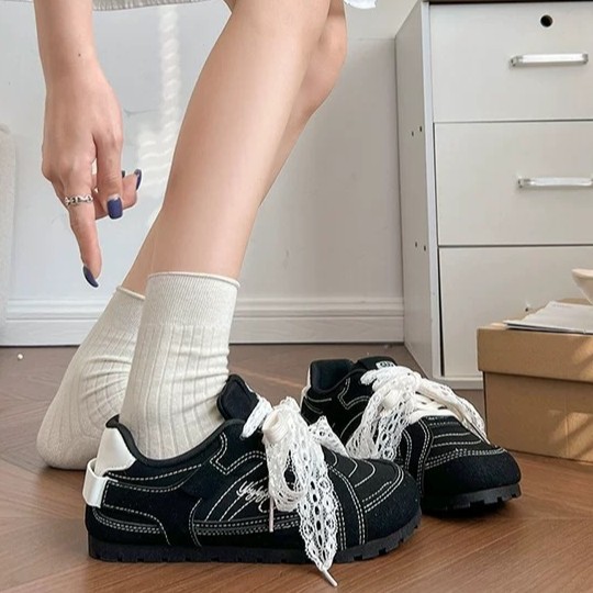 Far Boles De zapatos de entrenamiento para mujeres 2025 verano nuevo estilo de ballet casual versátil zapatos de skate pequeños zapatos blancos