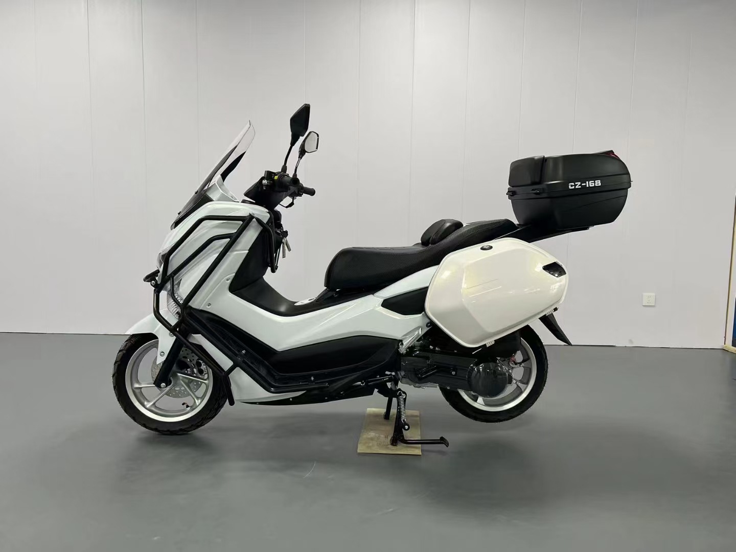 Factory Direct Sales of Domestic Outdoor 150Cc Mengshi Third-Generation Scooter Motorcycles, Fuel-Powered, National Standard Iv, Electric Injection, Off-Road Motorcycles