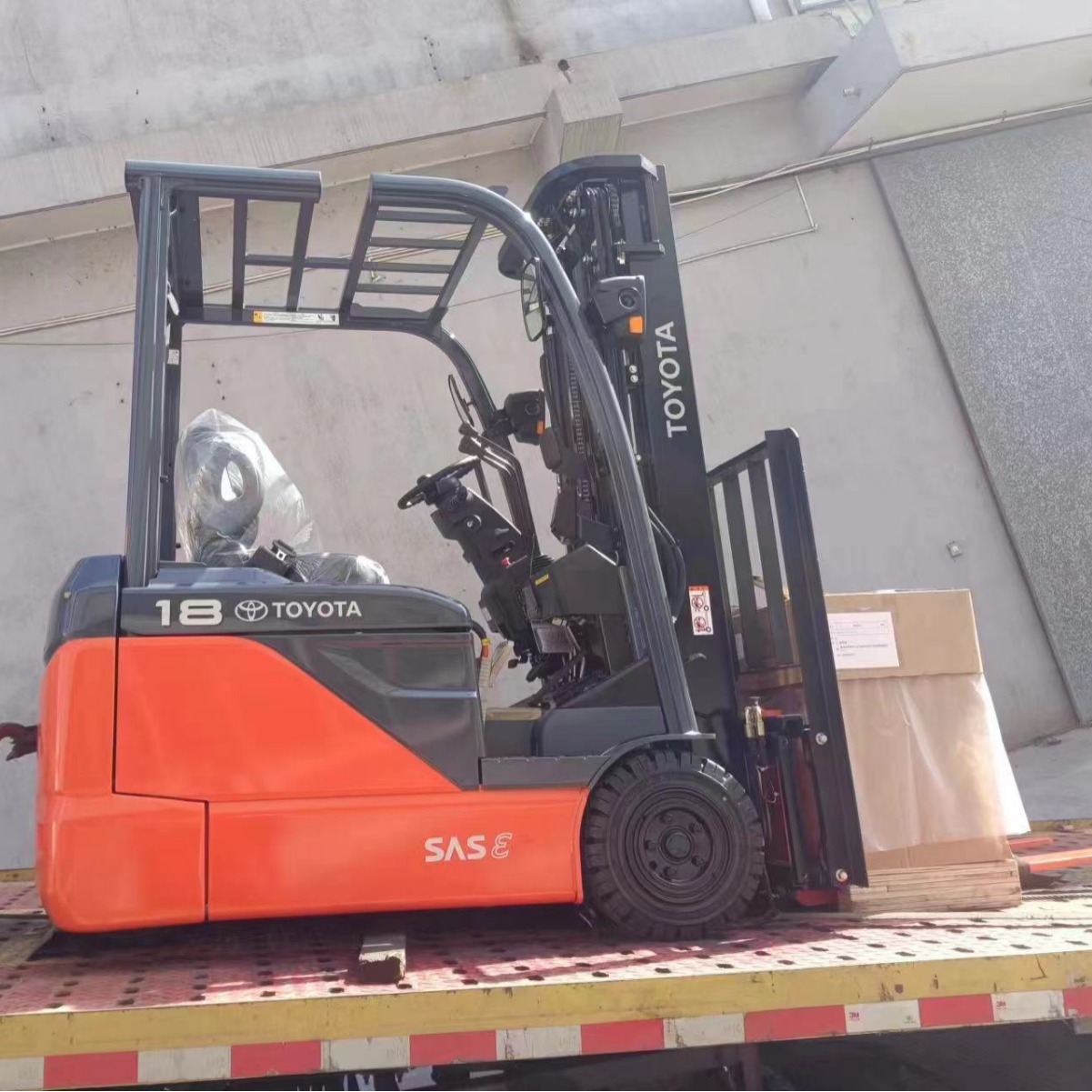 1.8T2T2.5T丰田电动叉车