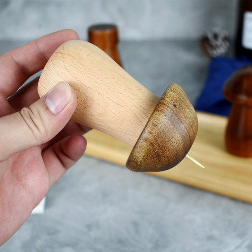 New product launch wooden toothpick holder creative mushroom simple toothpick jar Japanese style personalized household toothpick box