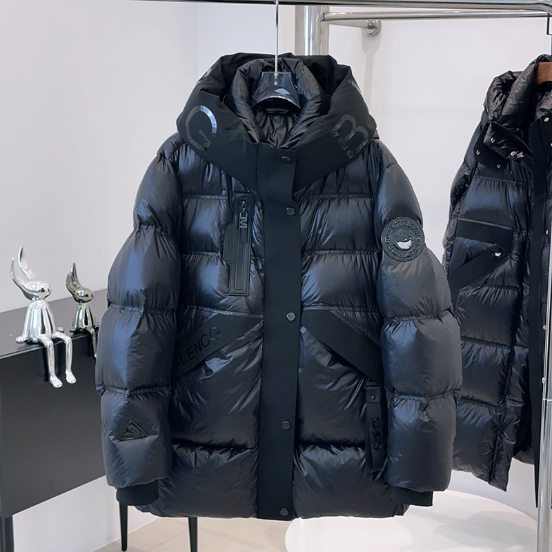 情侣款欧货羽绒服女短款2023年加厚白鸭绒连帽黑色亮面面包服