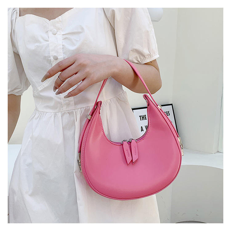 Women's Medium All Seasons Pu Leather Solid Color Fashion Round Zipper Underarm Bag display picture 12