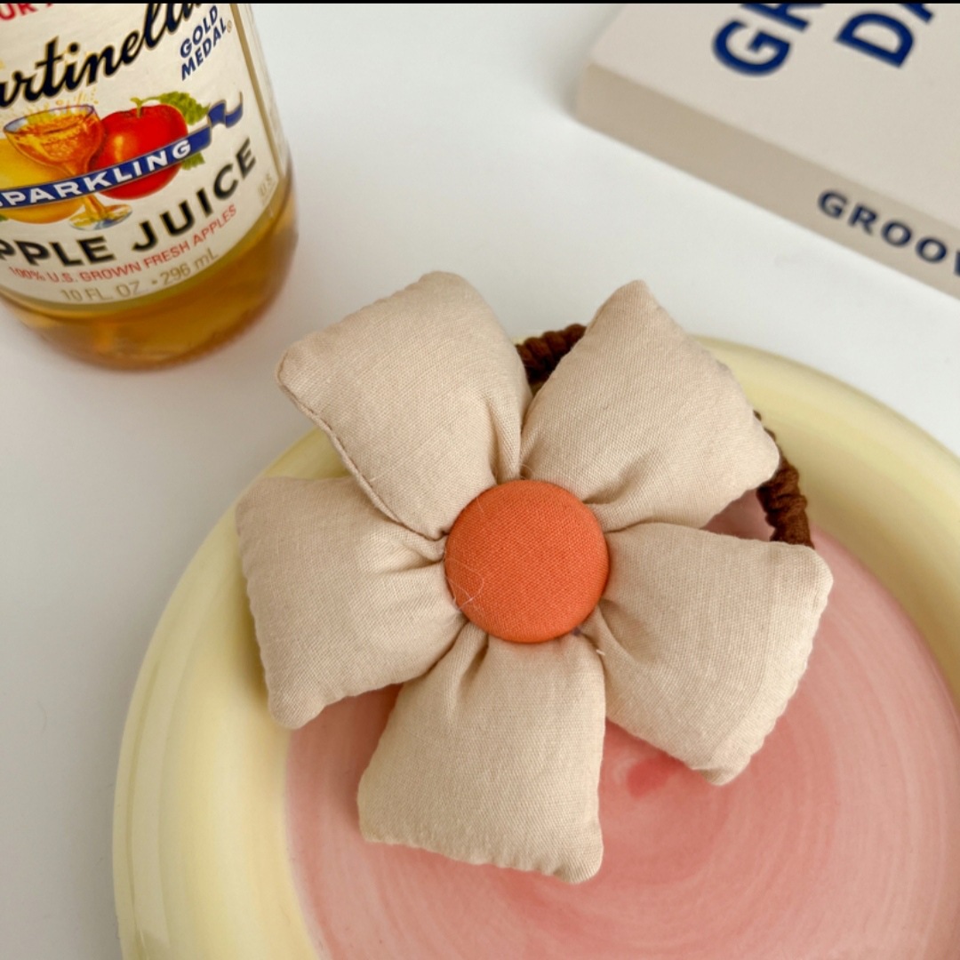 colored flower rubber band
