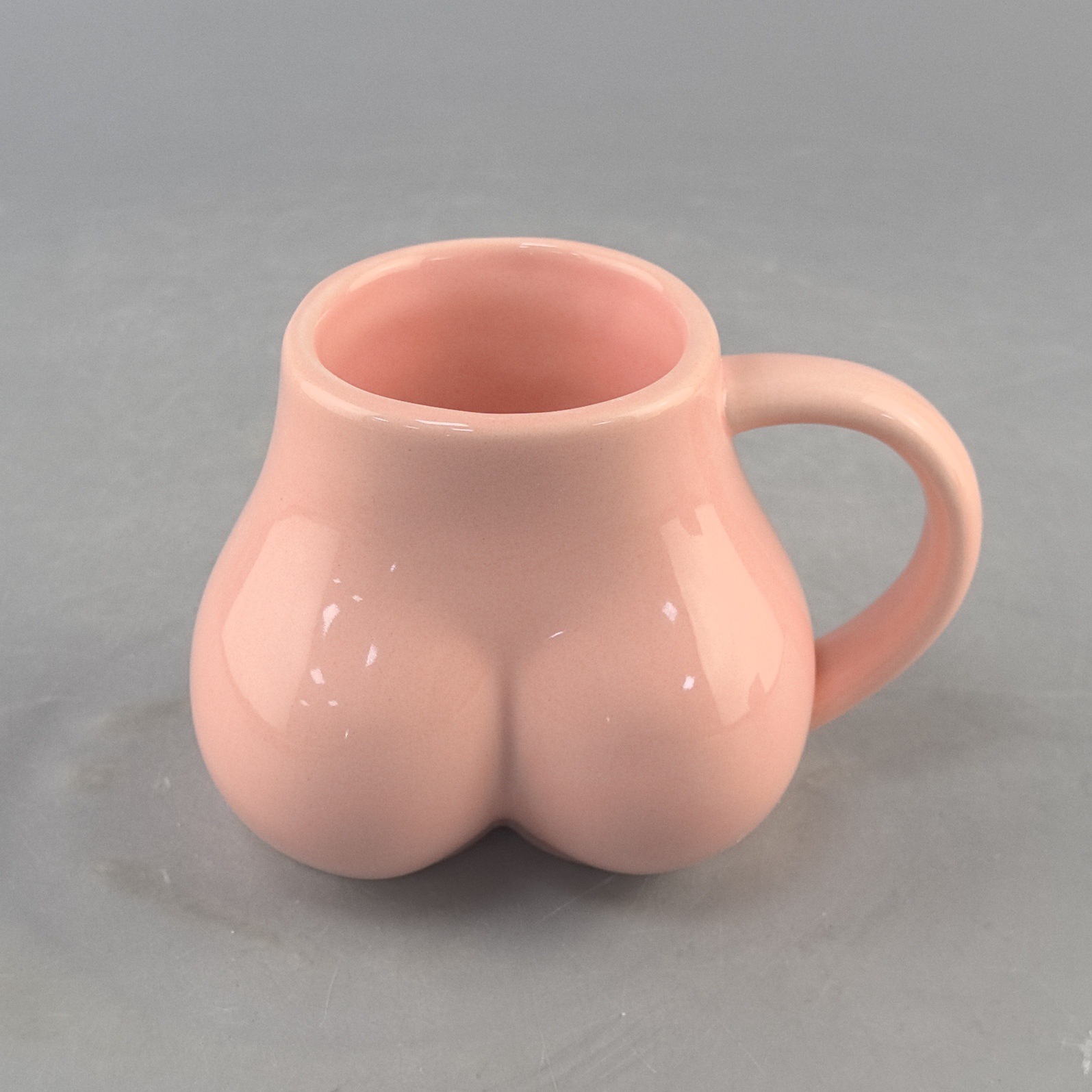 Ventas más calientes creativas transfronterizas extrañas arte corporal taza de café de cerámica de temperatura media de alto valor facial taza de menú de la tarde marca doméstica